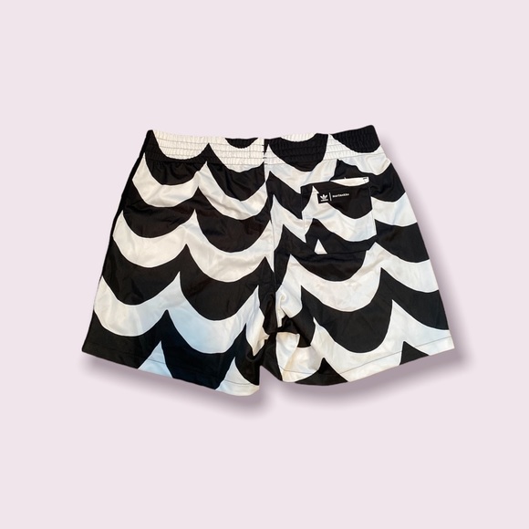 Merimekko Adidas shorts - Picture 6 of 7
